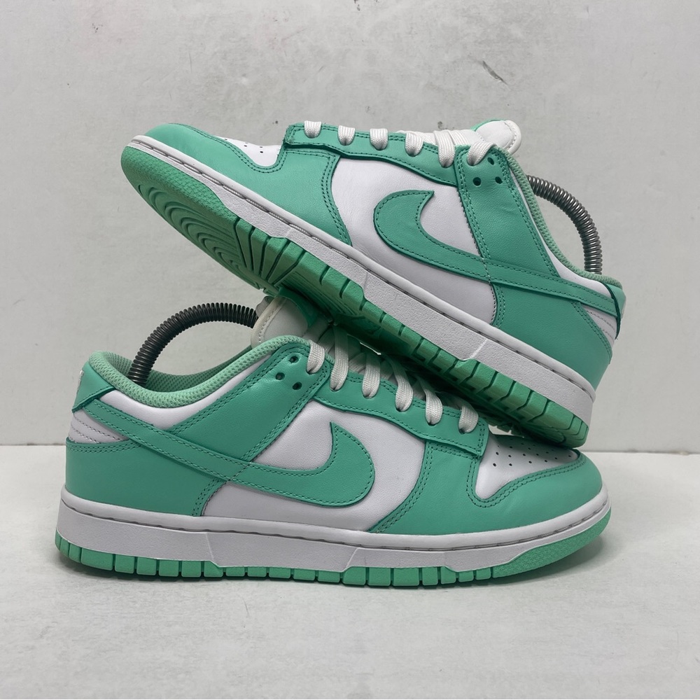 Nike Dunk Low WMNS “Green Glow” 2023 - Picture 1 of 6